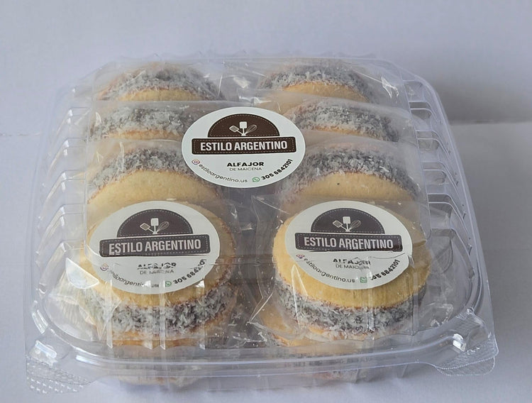 Alfajores Argentinos de Maicena/Argentines Milk Caramel Filled Cookie With Grated Coconut